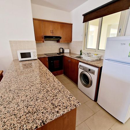 C5 Vanessa Poolside Apartment Пейя Экстерьер фото